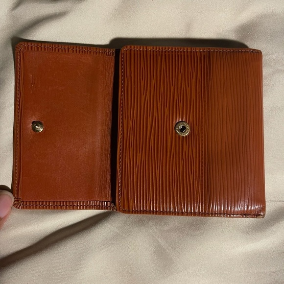 Louis  Vuitton Epi Compact Wallet - Picture 4 of 9